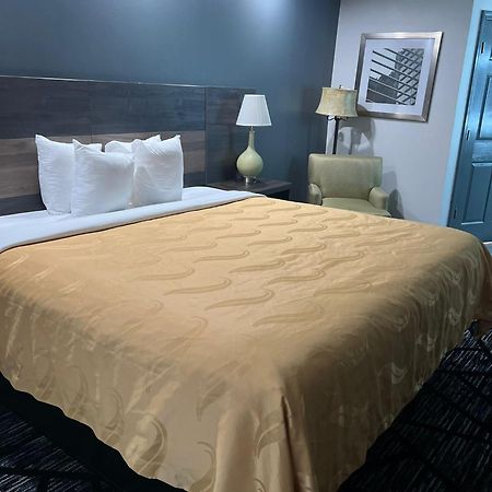 Quality Inn Rome South Екстер'єр фото