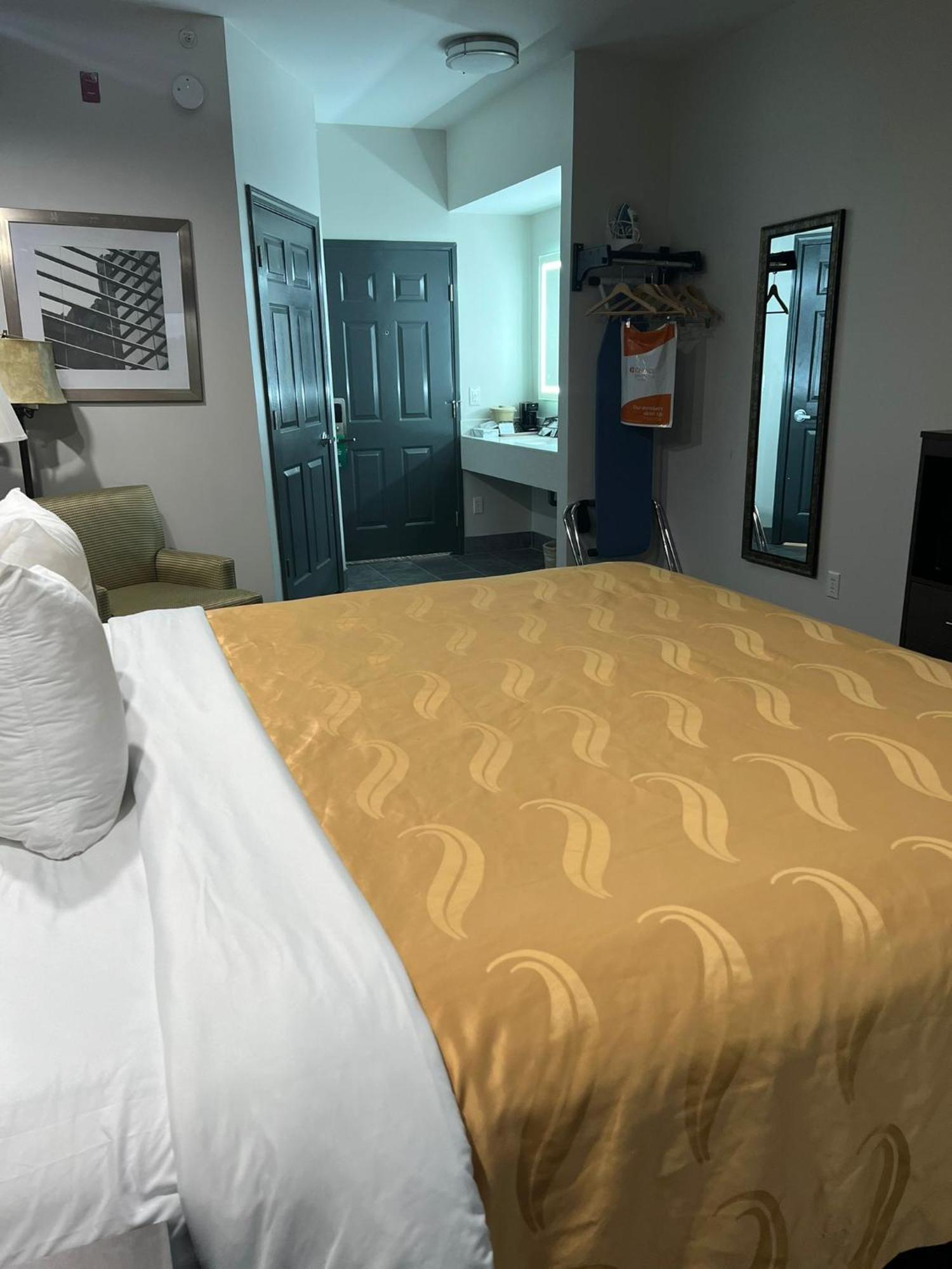 Quality Inn Rome South Екстер'єр фото