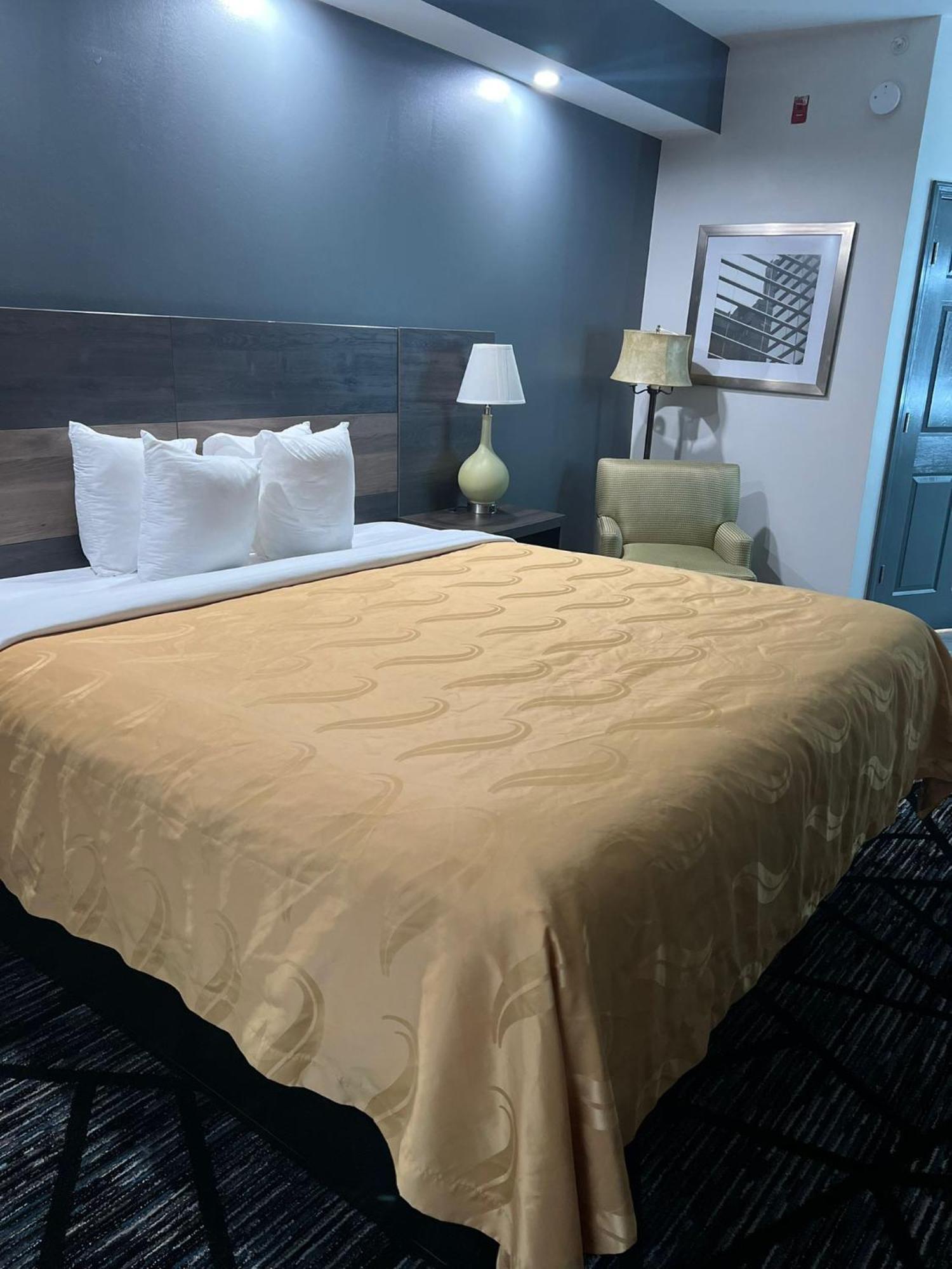 Quality Inn Rome South Екстер'єр фото